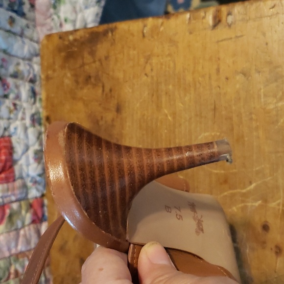 Heels - Picture 6 of 6